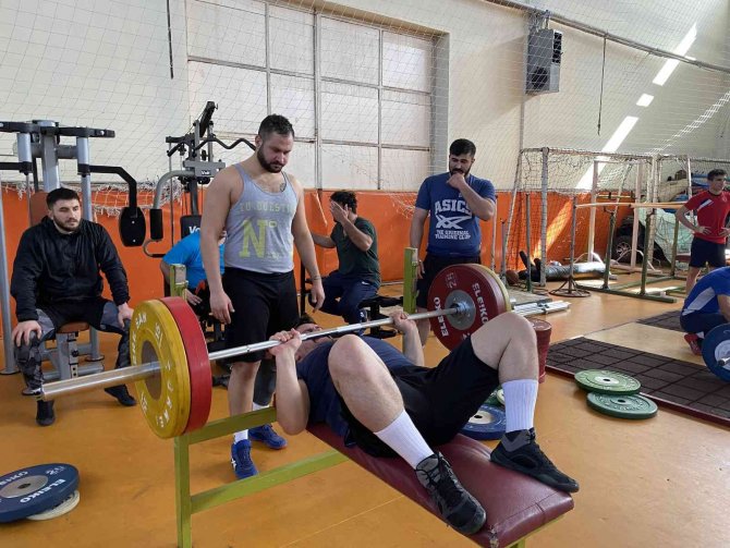 Güreş Milli Takımı Niğde’de Olimpiyatlara Hazırlanıyor