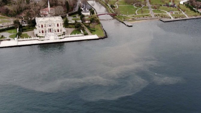 İ̇stanbul Boğazı Çamura Bulandı