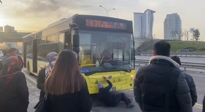 Üzerinde Güneş Batmayan İ̇ett Otobüsü “500t” Yolda Kaldı