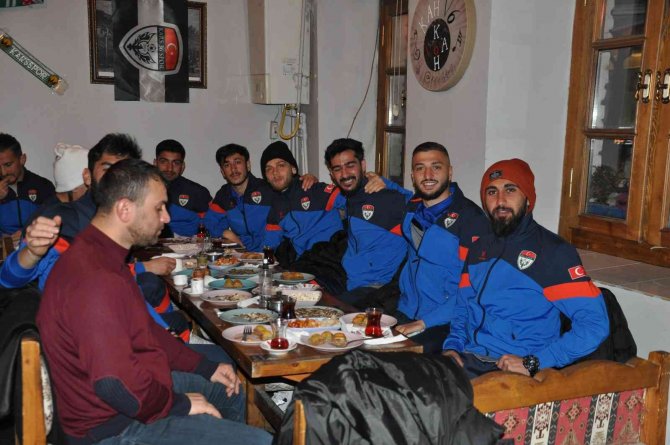 Öğretim Üyesinden Örnek Davranış