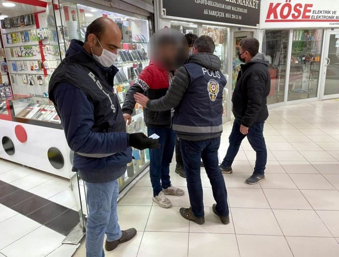 Aranan 2 Şahıs Yakalandı