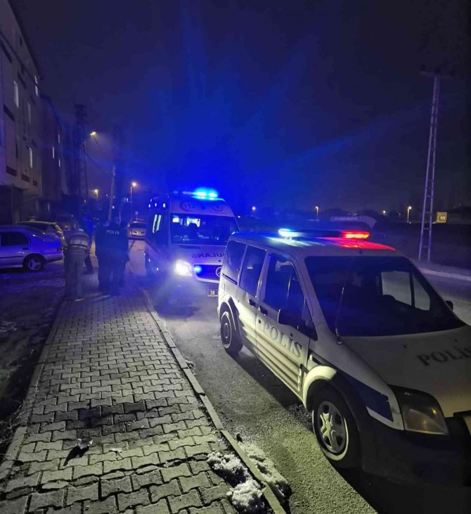 Üzerine Soba Düşerek Yaralanan Adamı Ekipler Kurtardı