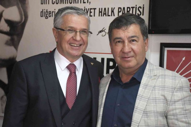 Chp’ye Geçen Kemer Belediye Başkanı Topaloğlu, Partililerle Buluştu