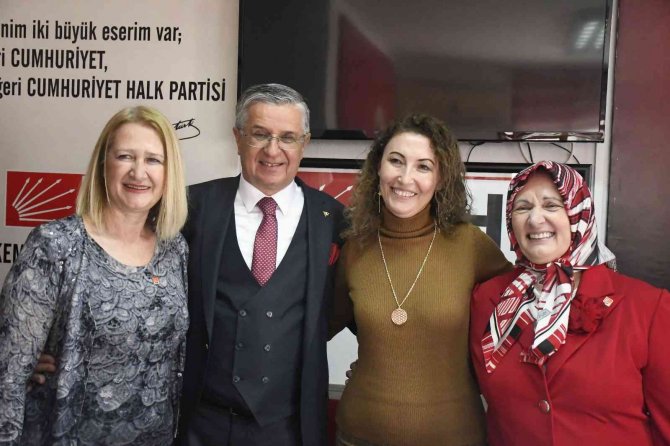 Chp’ye Geçen Kemer Belediye Başkanı Topaloğlu, Partililerle Buluştu