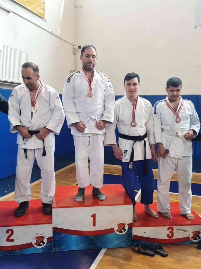 Kağıtspor’un Engelsiz Şampiyonları