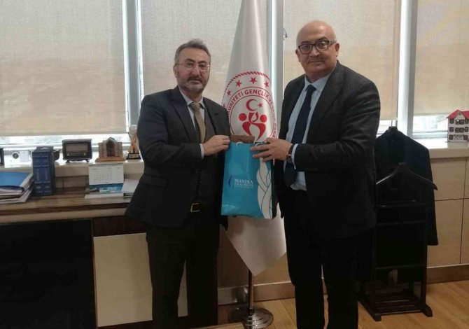 Rektör Ataç Gençlik Ve Spor Bakan Yardımcılarıyla Görüştü