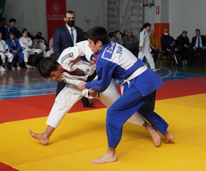 Manisa Gençler Judo İ̇l Birinciliği Yapıldı