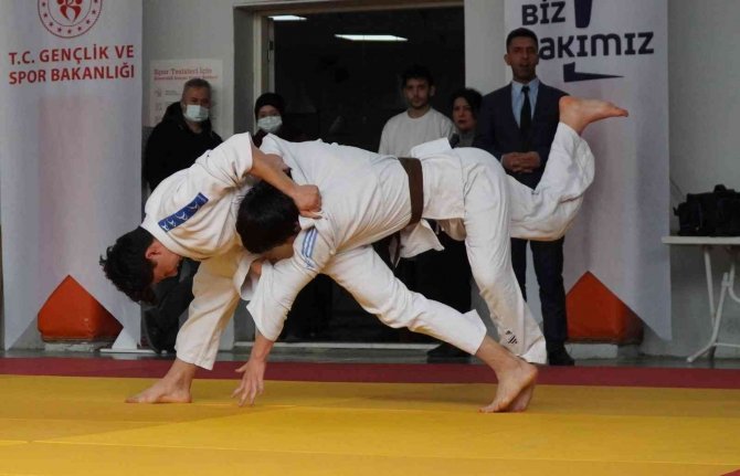 Manisa Gençler Judo İ̇l Birinciliği Yapıldı