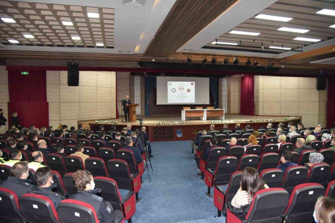 Vali Karadeniz: “Tüm Okullarda Kamera Sistemi Kurmamız Gerekiyor”