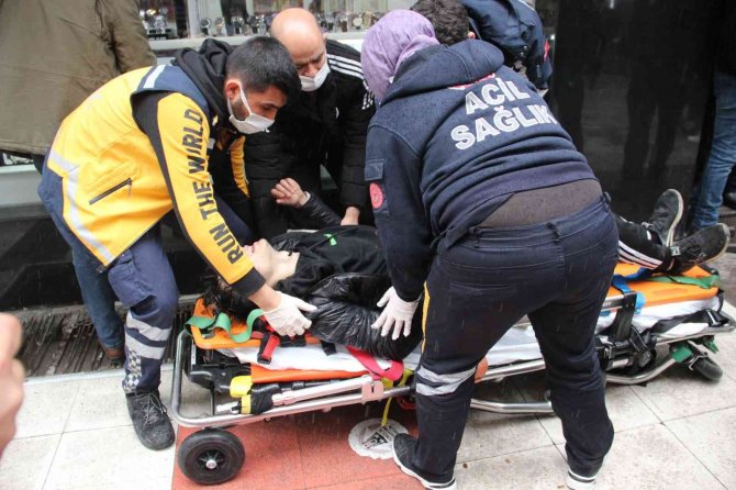 Manisa’da Gençlerin Kavgasında Kan Aktı
