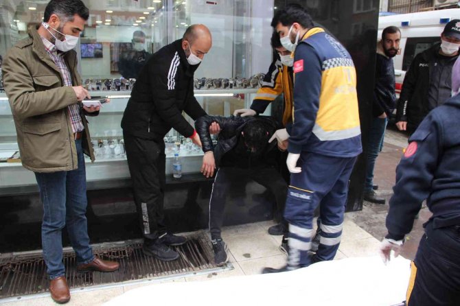 Manisa’da Gençlerin Kavgasında Kan Aktı