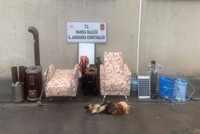 Akhisar’da Azılı Hırsızlar Yakayı Ele Verdi