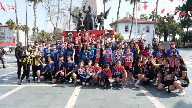 Alanya’da Okullar Arası Kros Yarışı