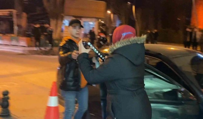 Öfkeli Anne Çakarlı Lambayı Oğlunun Başında Parçaladı