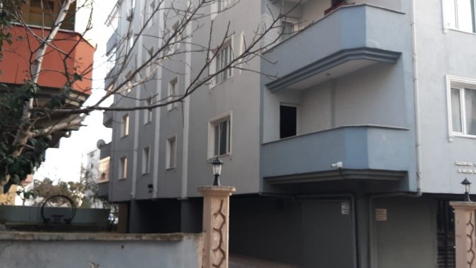 Babasıyla Tartışan 16 Yaşındaki Genç Kendini Bıçakladı