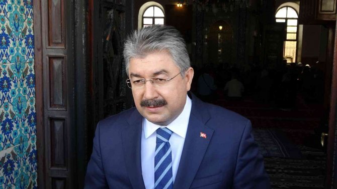 Vali Erdinç Yılmaz: “Caminin Kapısını Yakan Şahıs Maalesef Madde Bağımlısı”