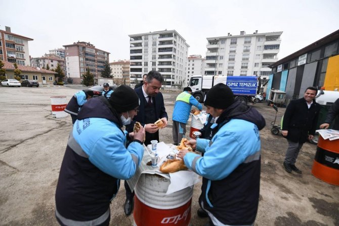 Pursaklar Belediye Başkanı Çetin İşçilerle Bir Araya Geldi