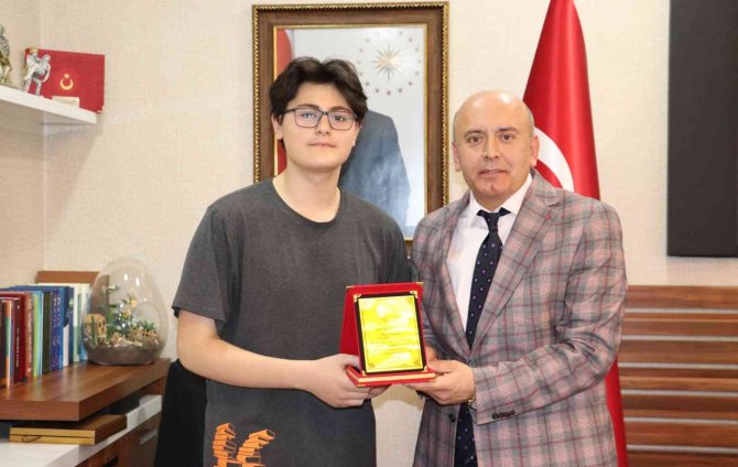 Rusya Devlet Üniversitesince Ödüllendirildiler