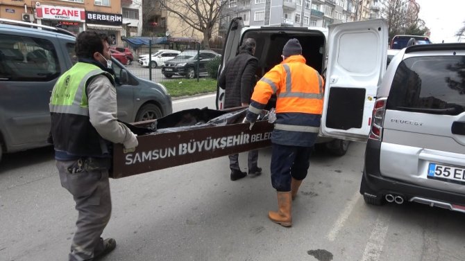 Emekli Öğretmen Evinde Ölü Bulundu