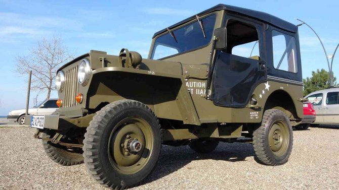 Hurdalıktan Aldığı Askeri Cipi 110 Bin Lira Harcayarak 70 Yıl Önceki Haline Çevirdi