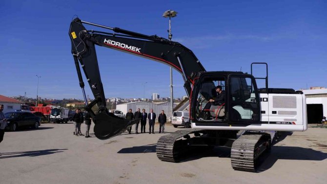 Sinop Belediyesi, Filoya 4 Yeni İş Makinesi Kattı