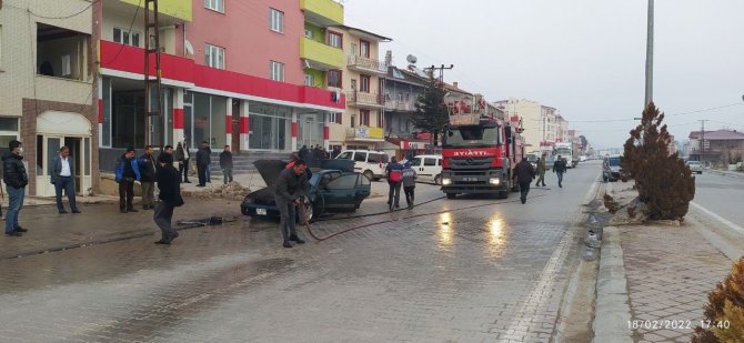 Seyir Halindeki Araç Alev Aldı