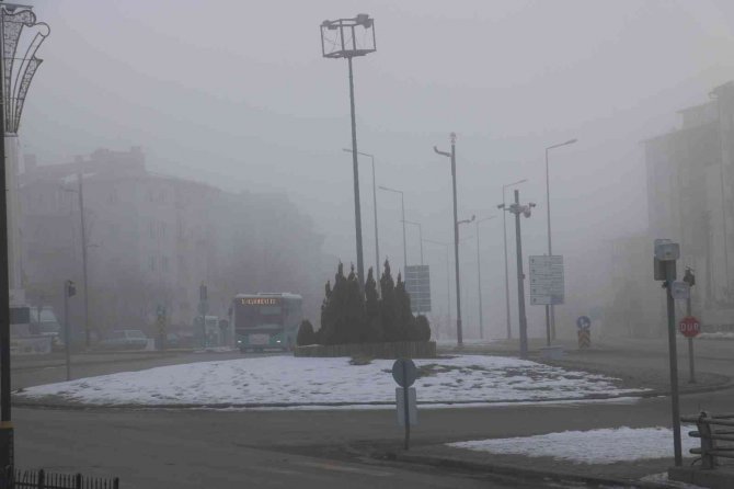 Sivaslılar Gözlerini Sisli Bir Sabaha Açtı