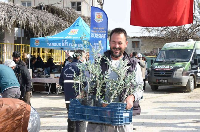 Tarsus Belediyesi, Üreticilere 40 Bin Adet Yerli Fide Dağıttı
