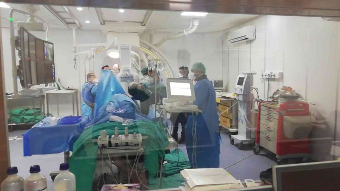 Covid-19 Hastasına Kalıcı Kalp Pilli Takıldı