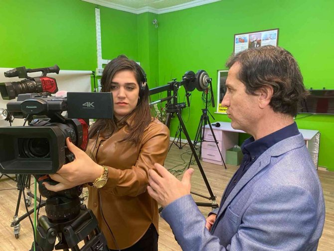 Açık Lise Şansıyla Tekrar Eğitime Kavuştular, Hayallerindeki Mesleği Öğreniyorlar