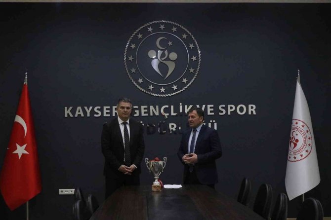 Mahallede Maç Var