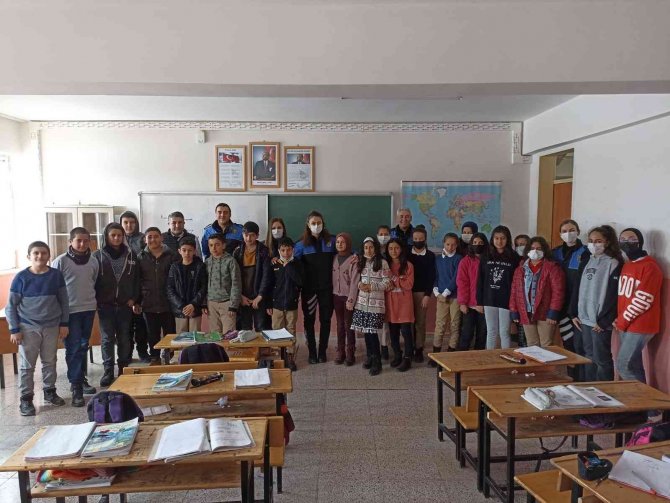 ‘Genel Güvenlik Kuralları Ve Polislik Mesleği’ Hakkında Öğrenciler Bilgilendirildi