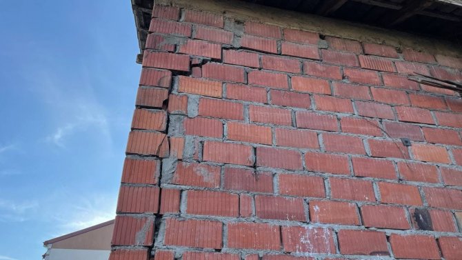 Osb Çevresinde Yaşanan Çatlaklar Mahalleliyi Korkuttu
