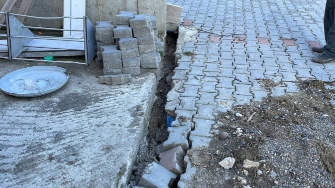 Osb Çevresinde Yaşanan Çatlaklar Mahalleliyi Korkuttu