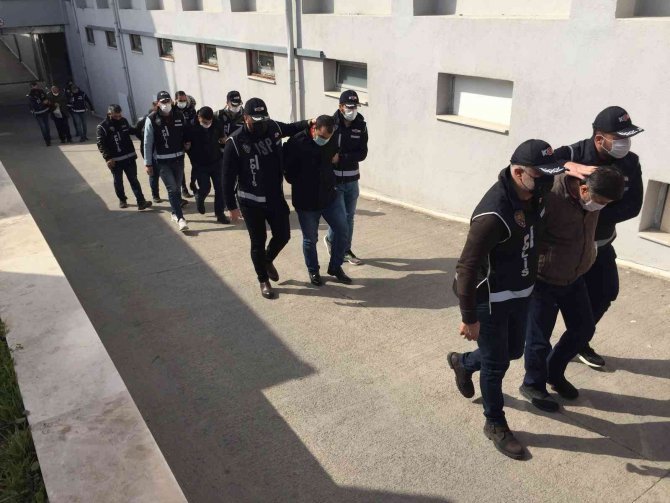 7 İlde Silah Kaçakçılığı Yapan 9 Zanlı Adliyeye Sevk Edildi