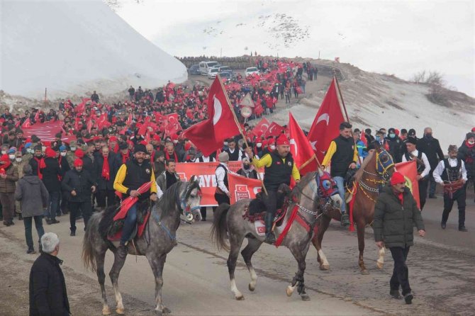 Kurtuluşun 104’ncü Yıl Dönümünde Şehitler İçin Yürüdüler