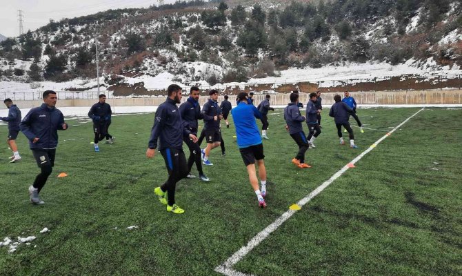 Bayırköyspor Zorlu Maç Öncesi Son Hazırlıkları Tamamladı