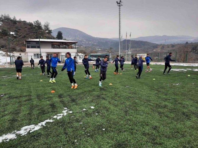 Bayırköyspor Zorlu Maç Öncesi Son Hazırlıkları Tamamladı