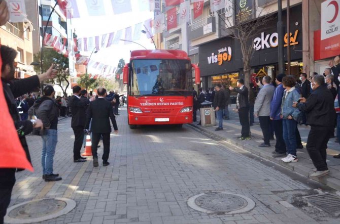 Fatih Erbakan Maden Şehitleri İçin Dua Etti