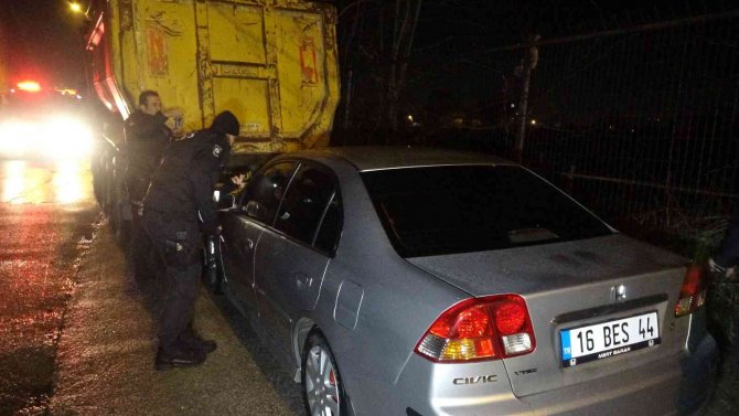 Otomobilde Çakmak Gazı Bomba Gibi Patladı : 2 Yaralı