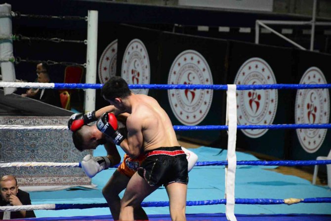 Büyükler Profesyonel Kick Boks Türkiye Şampiyonası Kocaeli’de Başladı