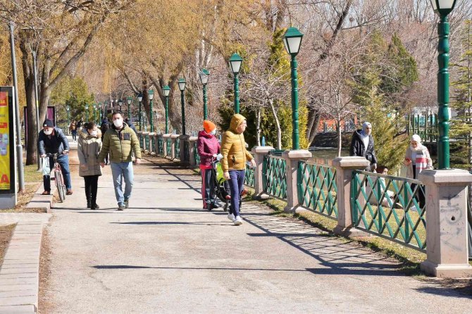 Güneşli Hava En Çok Çocuklara Yaradı