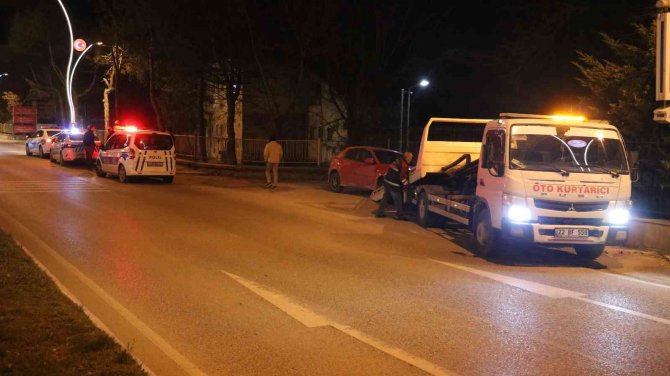 Edirne’de Alkolü Sürücü Karşı Şeride Geçip Kaza Yaptı