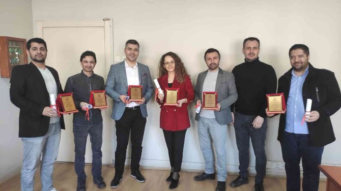 Gediz Altınkent Ortaokulu Personelinin Yüzde 80’i Artık “Yüksek Lisans” Mezunu