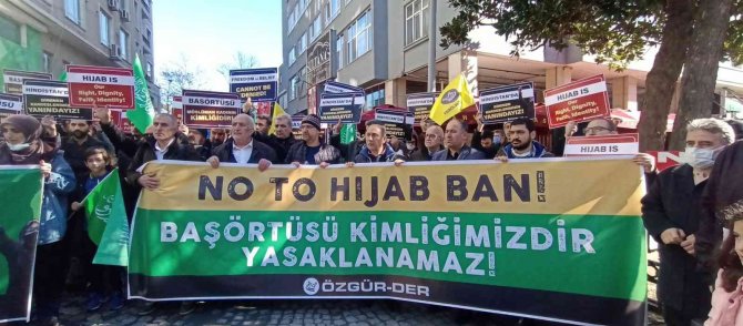 Hindistan’daki Başörtüsü Yasağı İ̇stanbul’da Protesto Edildi