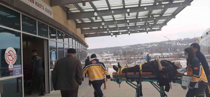 Otomobil İle Motosiklet Çarpıştı: 1 Yaralı