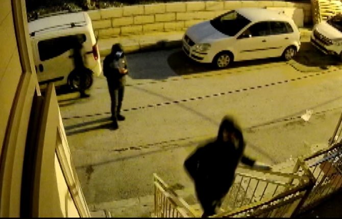 Hırsızlar Bir Anda Karşısına Çıkınca Çığlık Çığlığa Bağırdı