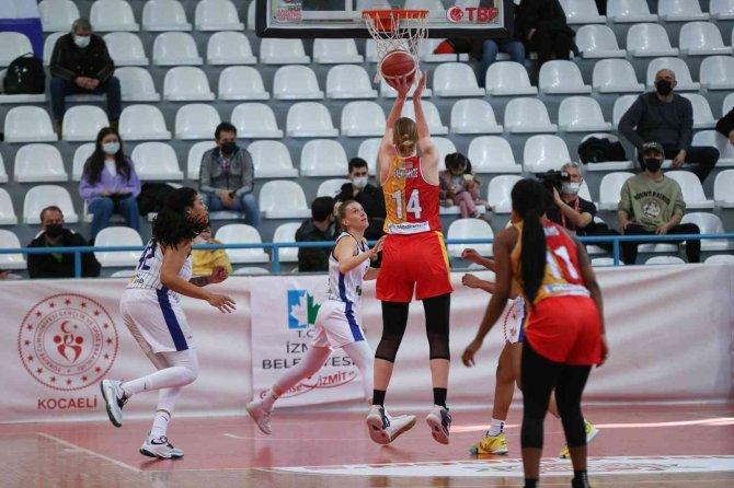 Kbsl: İ̇zmit Belediyespor: 53 - Kayseri Basketbol: 60