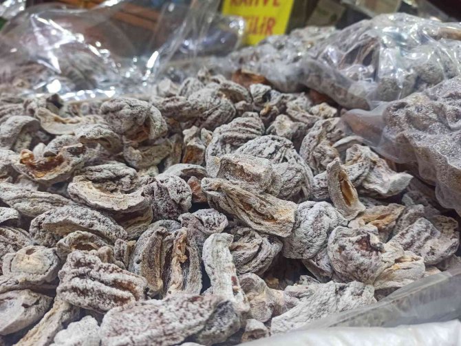 Maraş Hurmasının Kilosu 80 Liradan Satılıyor