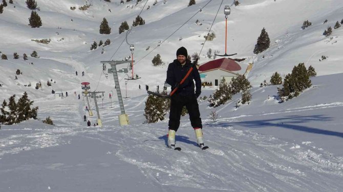 Torosların Zirvesindeki Karaman’ın Kayak Merkezi İlgi Görüyor